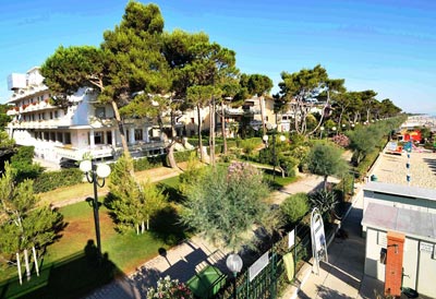 spiaggia hotel abruzzo pineto