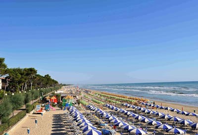 spiaggia hotel abruzzo pineto