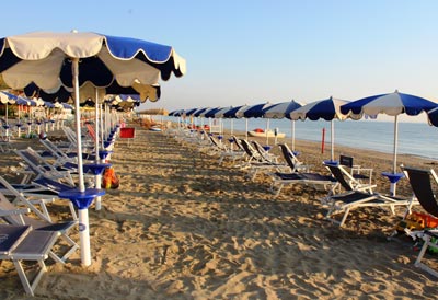 spiaggia hotel abruzzo pineto